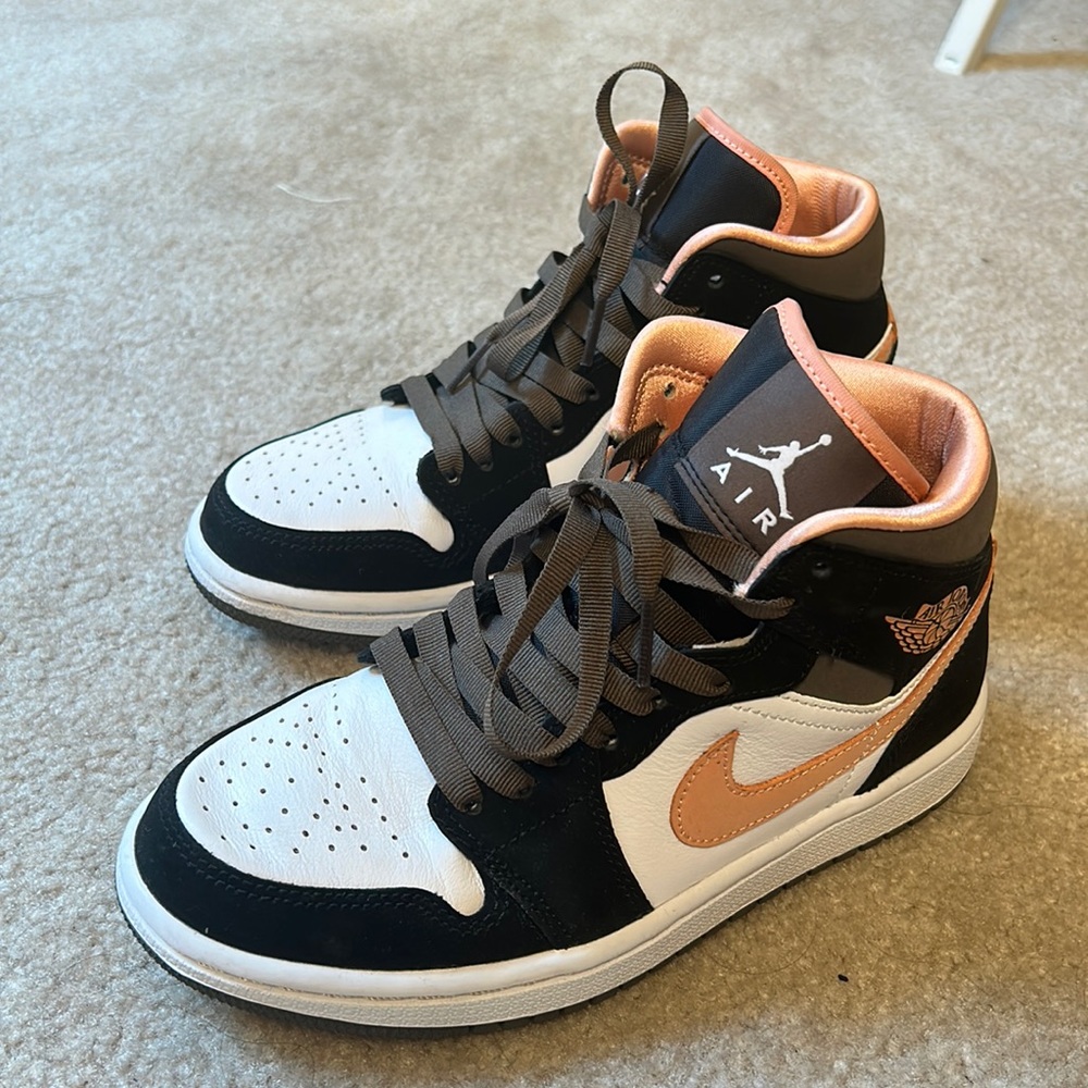 Nike Air Jordan HighTops size 5